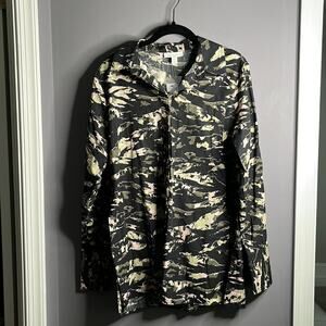 TopShop Black Green Pink Camo Print Button Down Shirt Size 2
